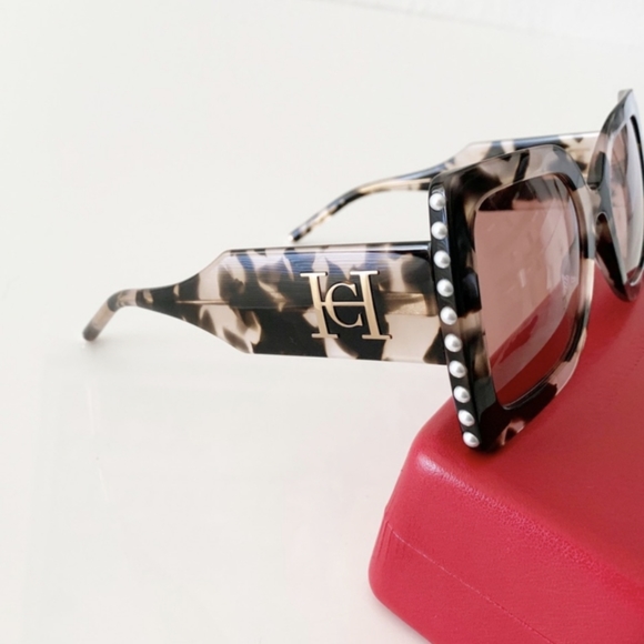 New - Carolina Herrera Sunglasses - Picture 5 of 7